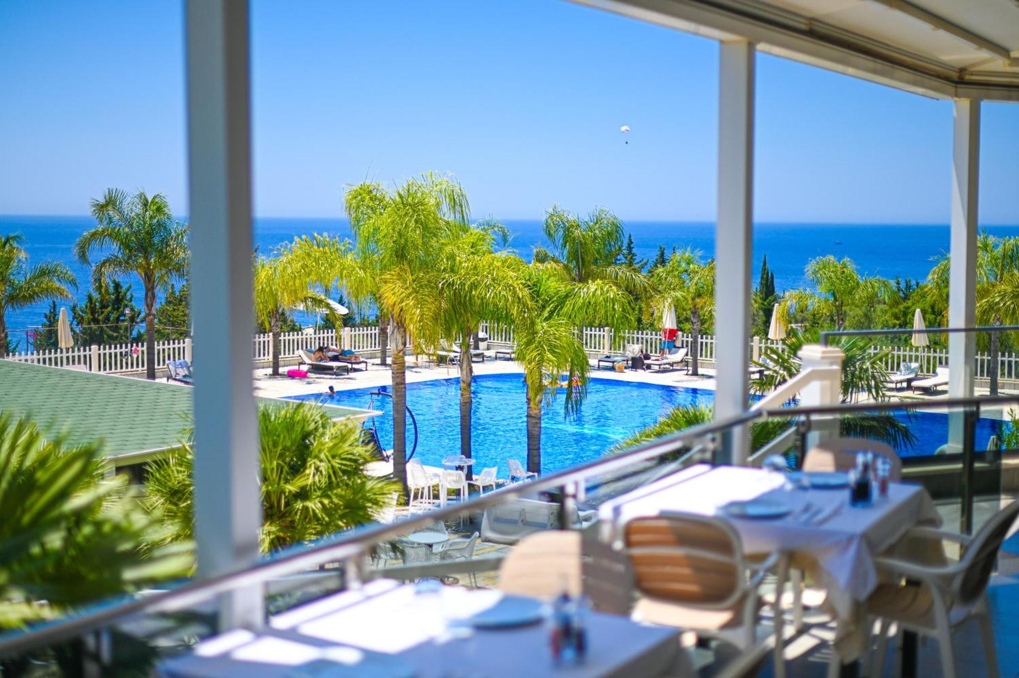 Elysium Hotel Dhermi Exterior photo